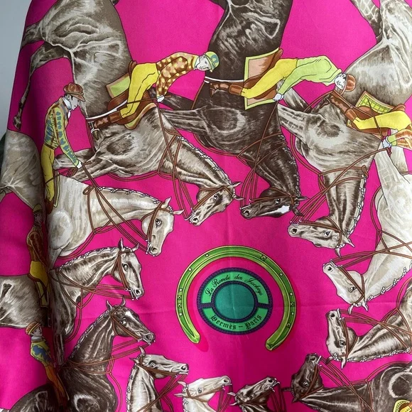 Hermès La Ronde Des Jockeys Silk Scarf. - Picture 5 of 16